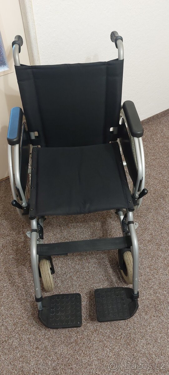 Invalidní vozík Cronos - zánovní - 2