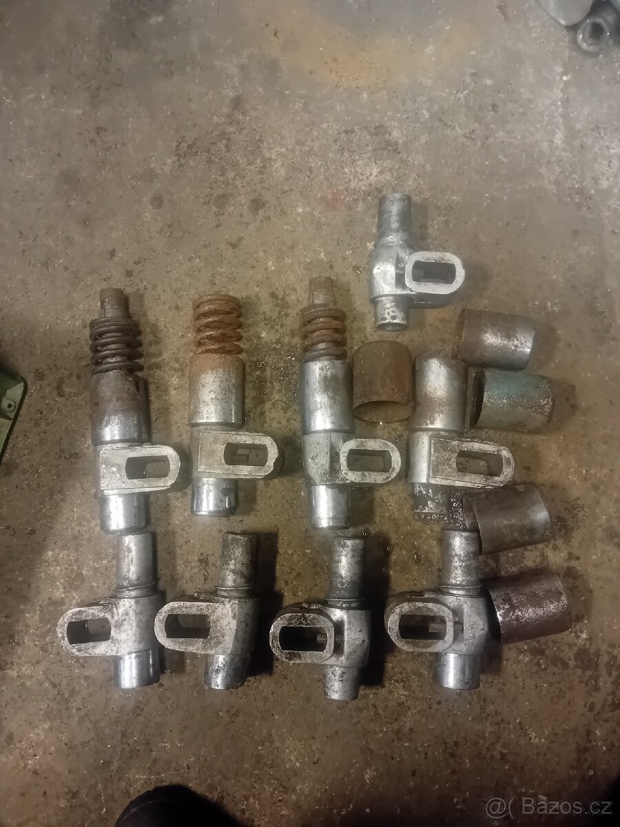 Kluzaky jawa pérák - 2