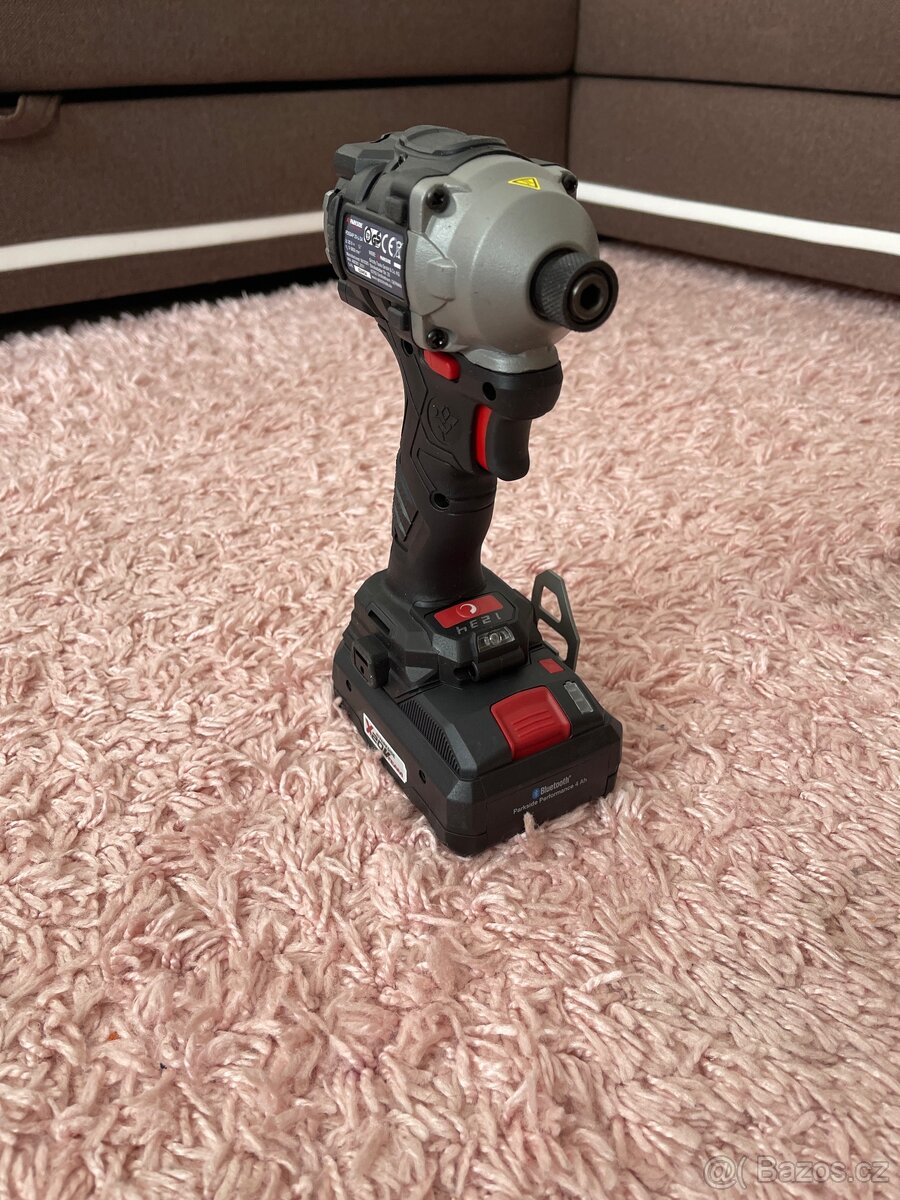 Parkside Rázový utahovák - 2