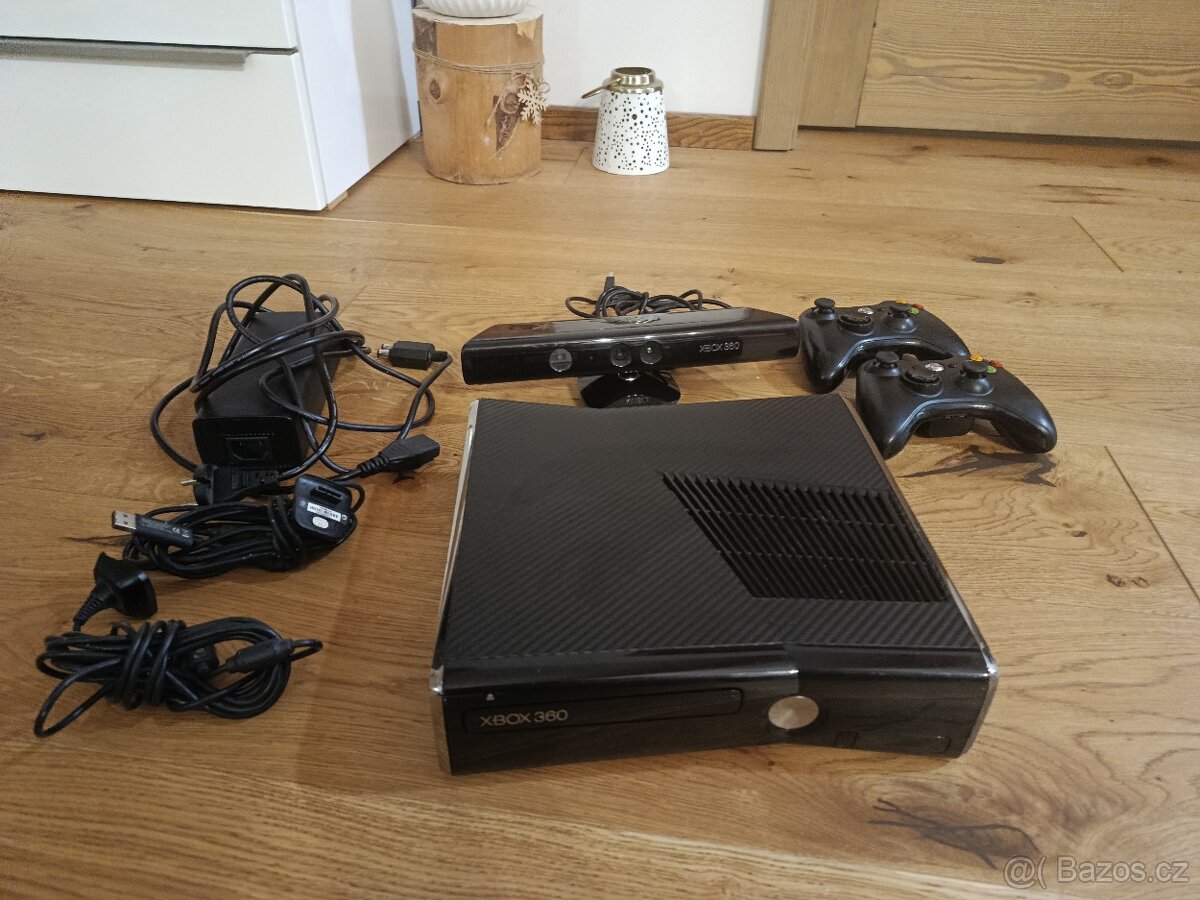 Herní konzole Xbox 360+ kinect - 2