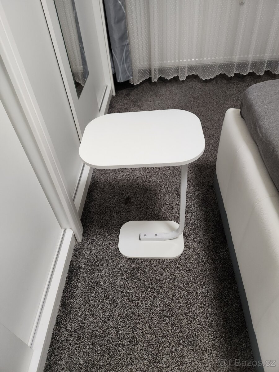 Odkládací stolek - 2