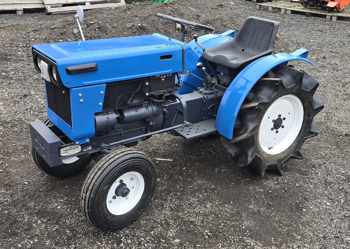 Malotraktor Mitsubishi D1300 - 2