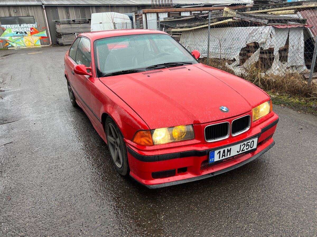 BMW E36 318is Coupe - 2