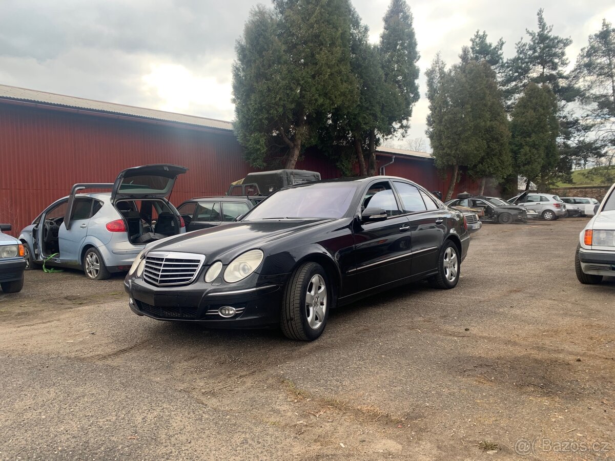 Mercedes Benz W211 e500 - 2