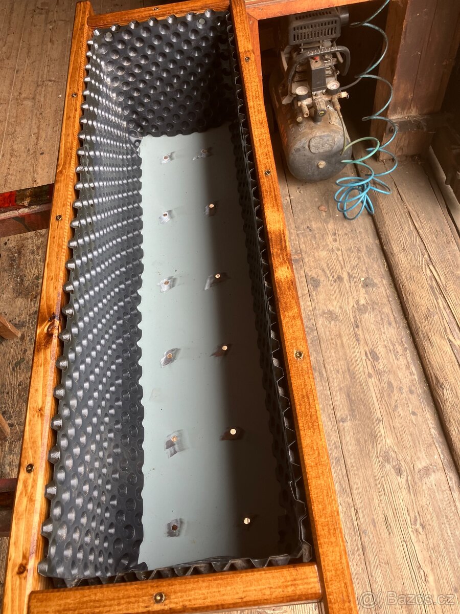 Dřevěný truhlík - 2