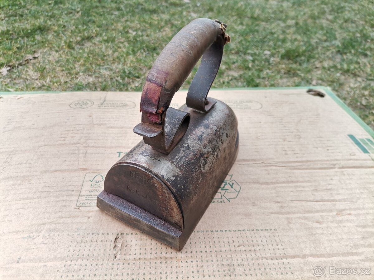 Starožitná žehlička - 2