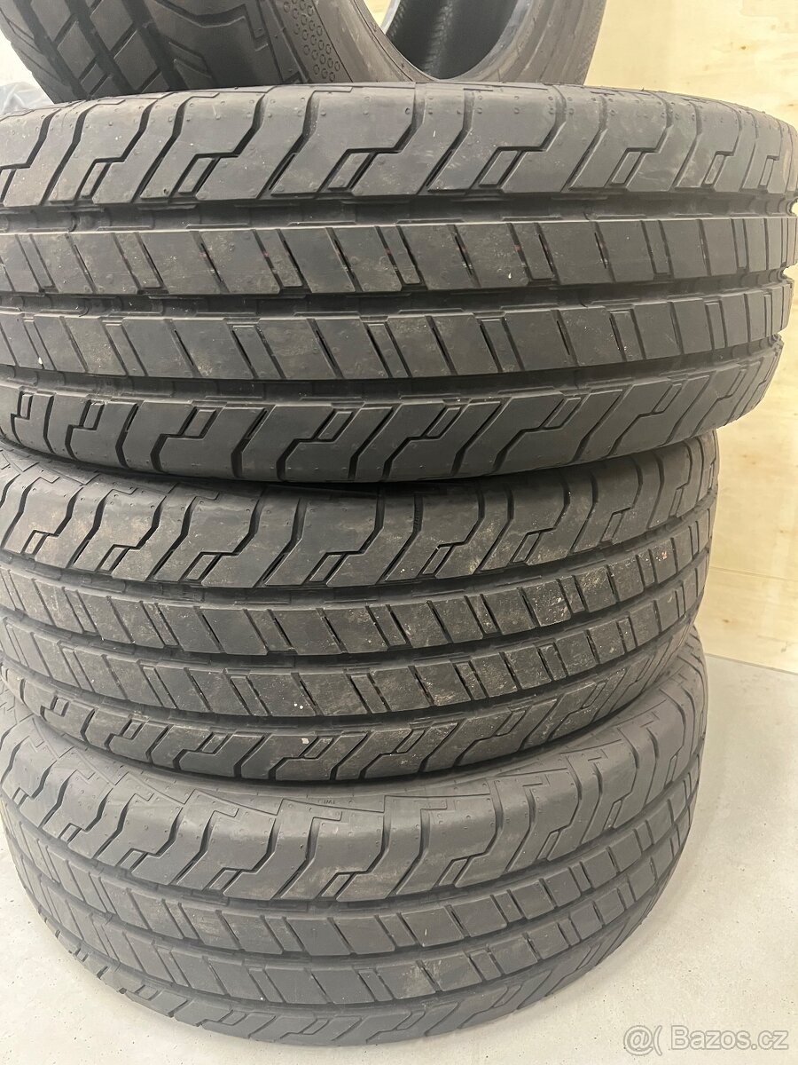 Continental 215/65/16 C - 2
