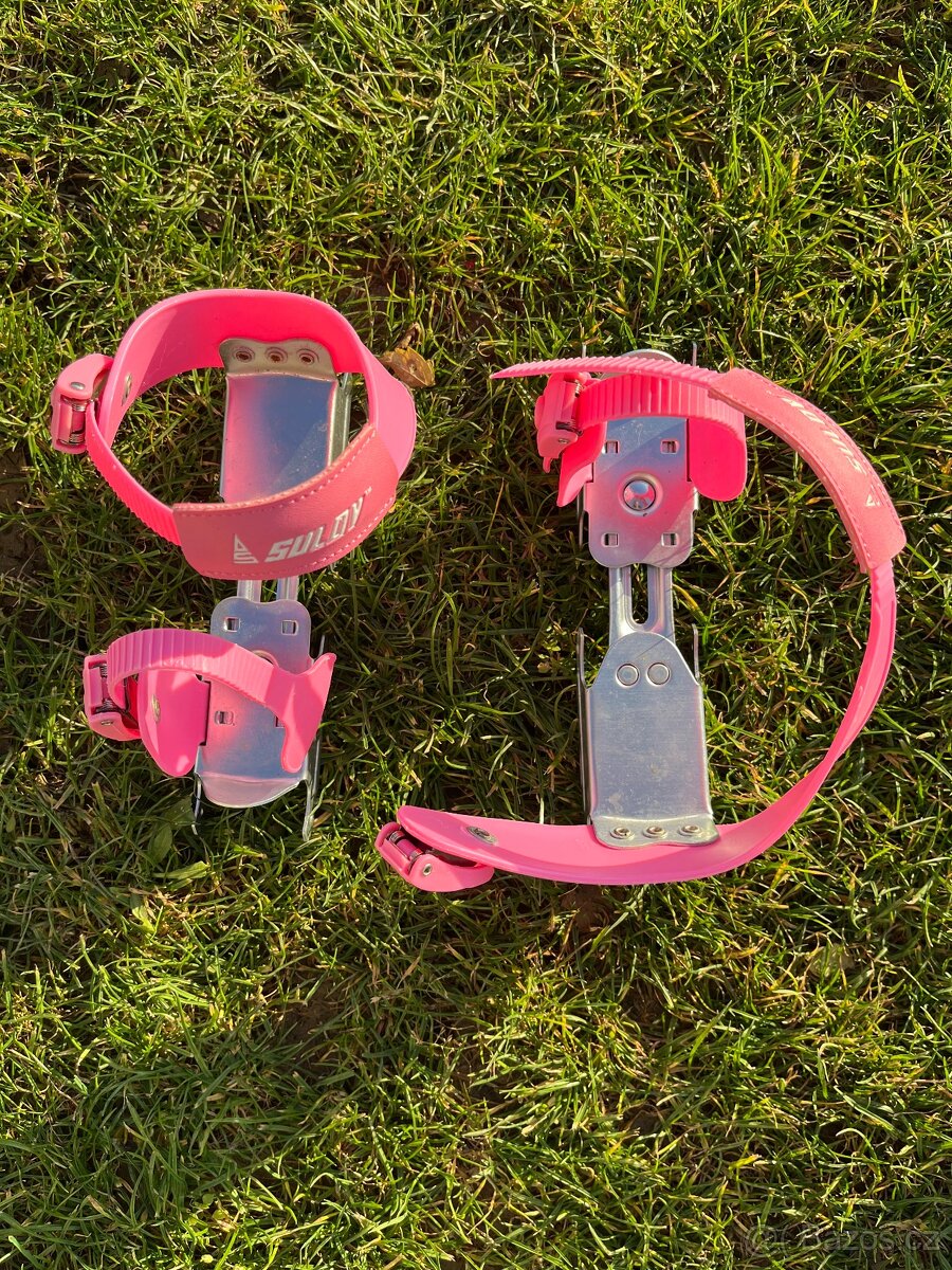 Brusle chlapecké, kačičky dívčí, helmy retro - 2