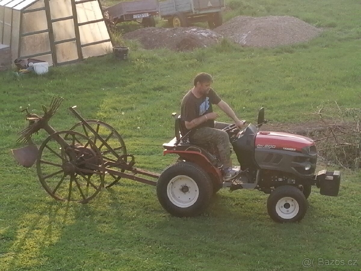 Čert, rozmetac, pluh, oracka na brambory za malý traktor - 2