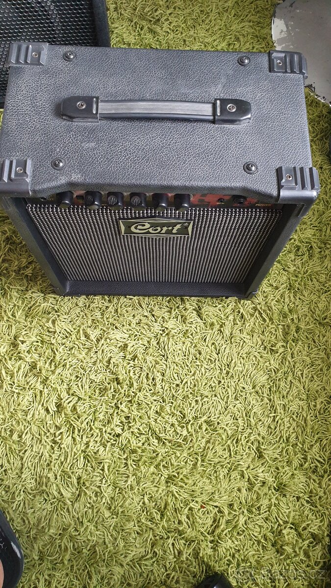 Kytarové kombo Cort - 2