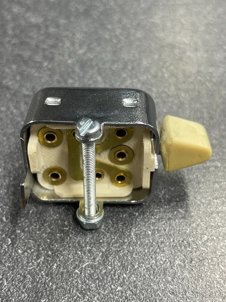 Přepínač světla a bzučáku Stadion S22 s krytem - 2