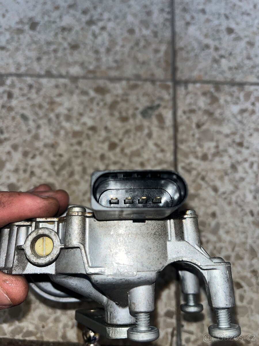 Motorek stěračů Fabia II - 2