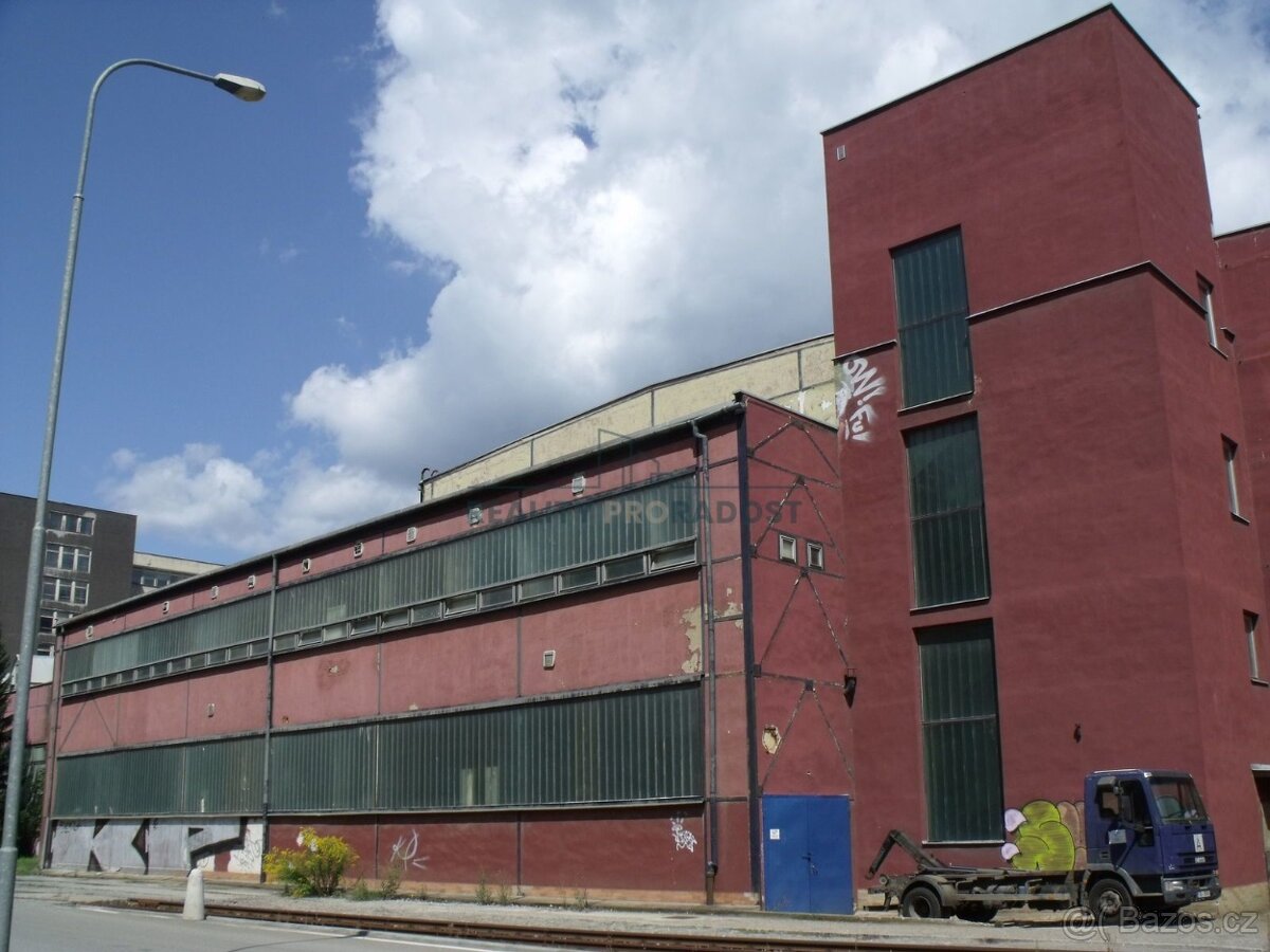 Pronájem skladovací haly v Adamově - 2