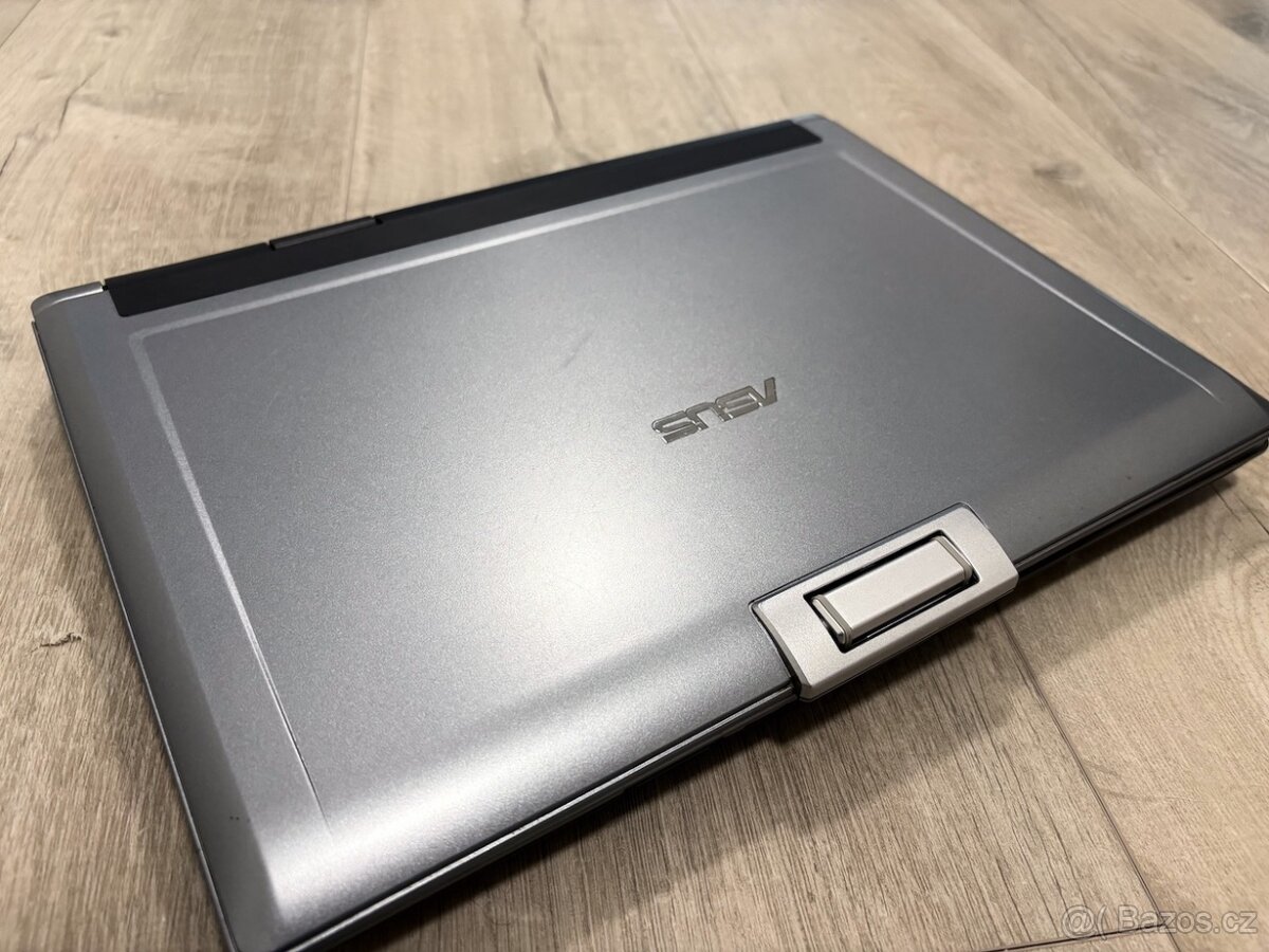Asus F5GL - 2