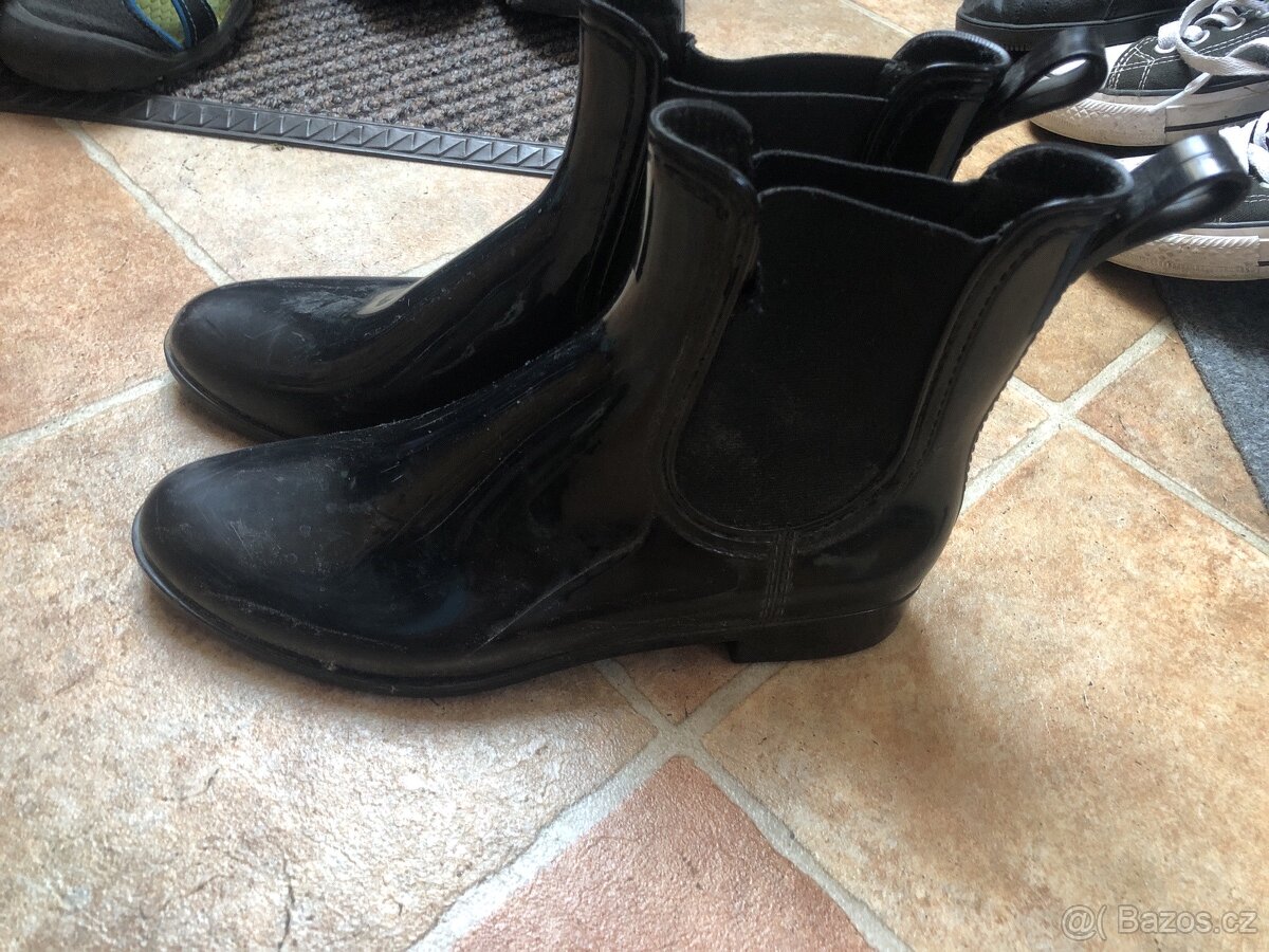 Prodám koňský černý boty - 2
