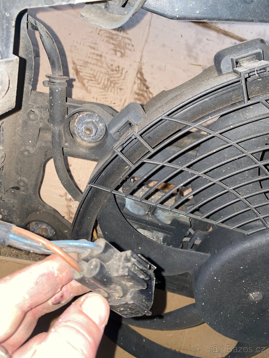 Chladičová stěna 330d e46 - 2