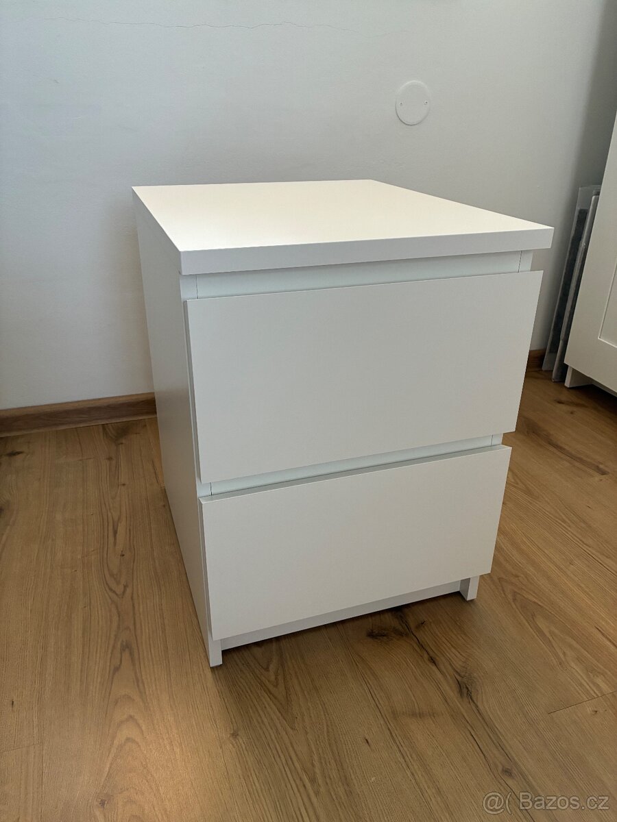 Noční stolek Ikea MALM - 2
