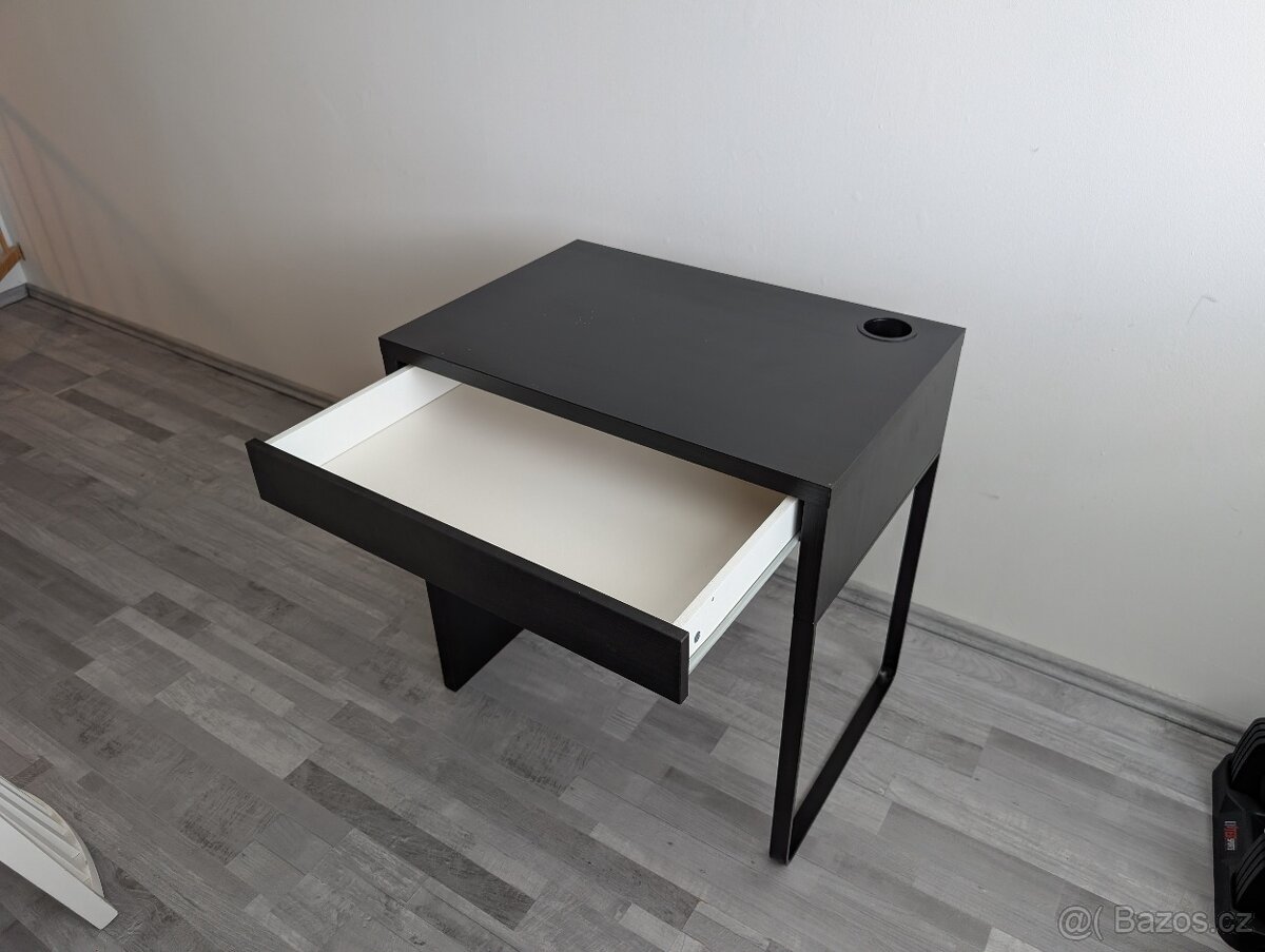 Psací stůl IKEA MICKE černohnědý - 2