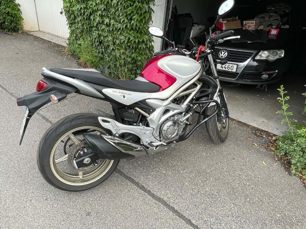 Suzuki Gladius 650 SFV - 2