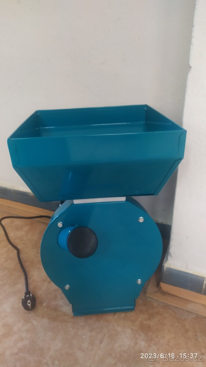 Kladivkový šrotovnik na obili - 2