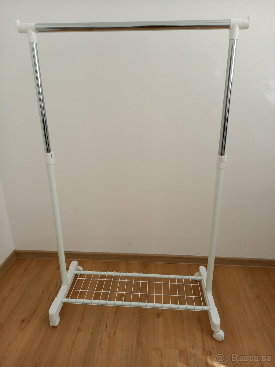 Stojan na oblečení - 2