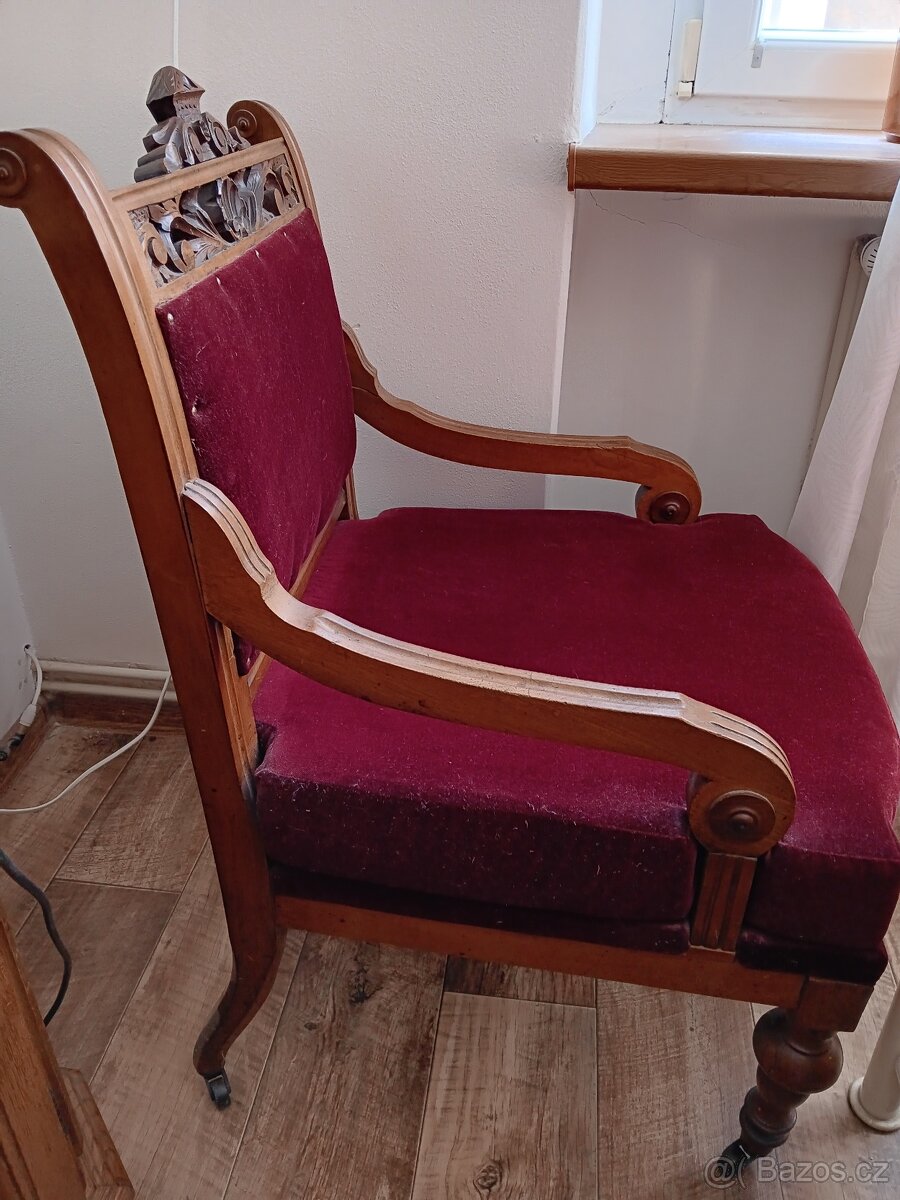Starožitné křeslo - 2