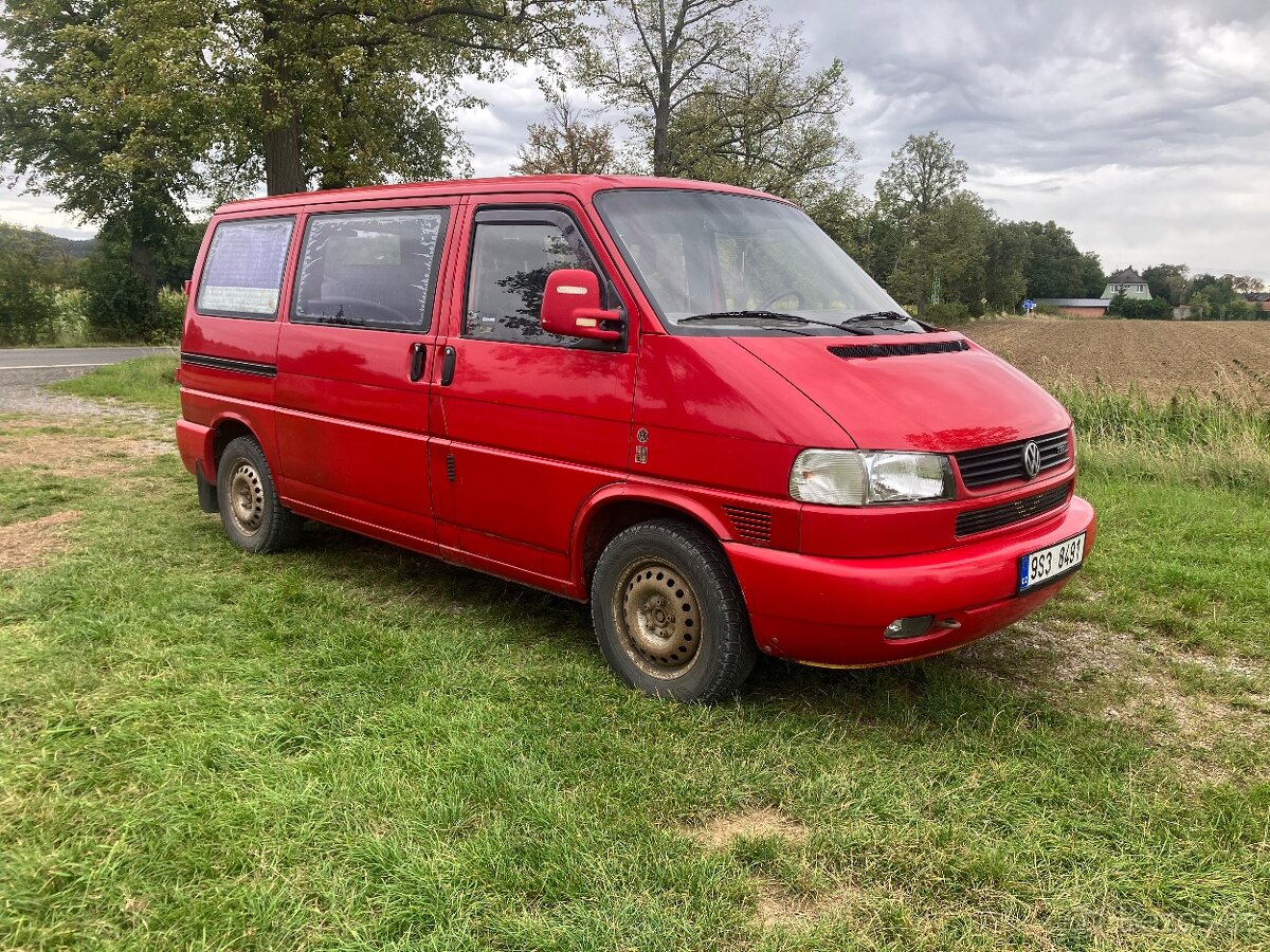 Transporter T4 s posteli 2.5tdi 75kw - 2