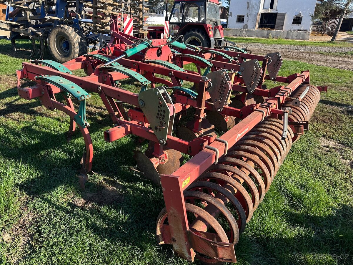 KVERNELAND CLD 4,7 m – 11 slupic - 2