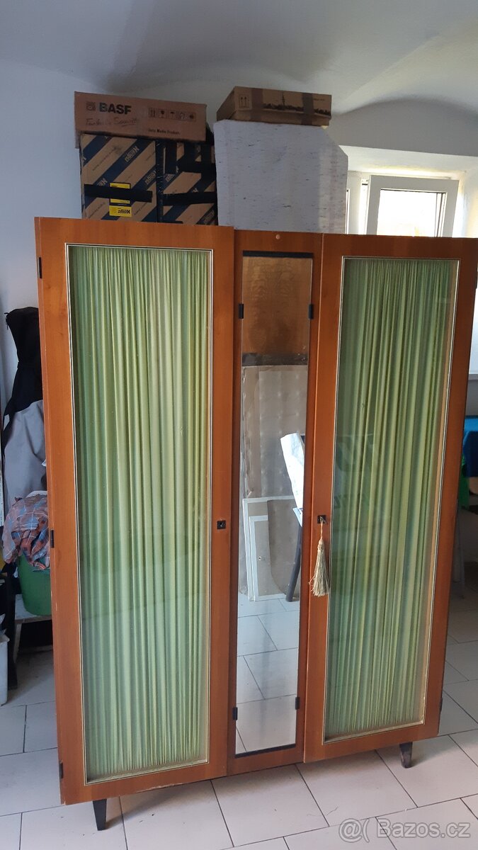 Zrcadlová skříň z ložnice Funkcionalismus - 2