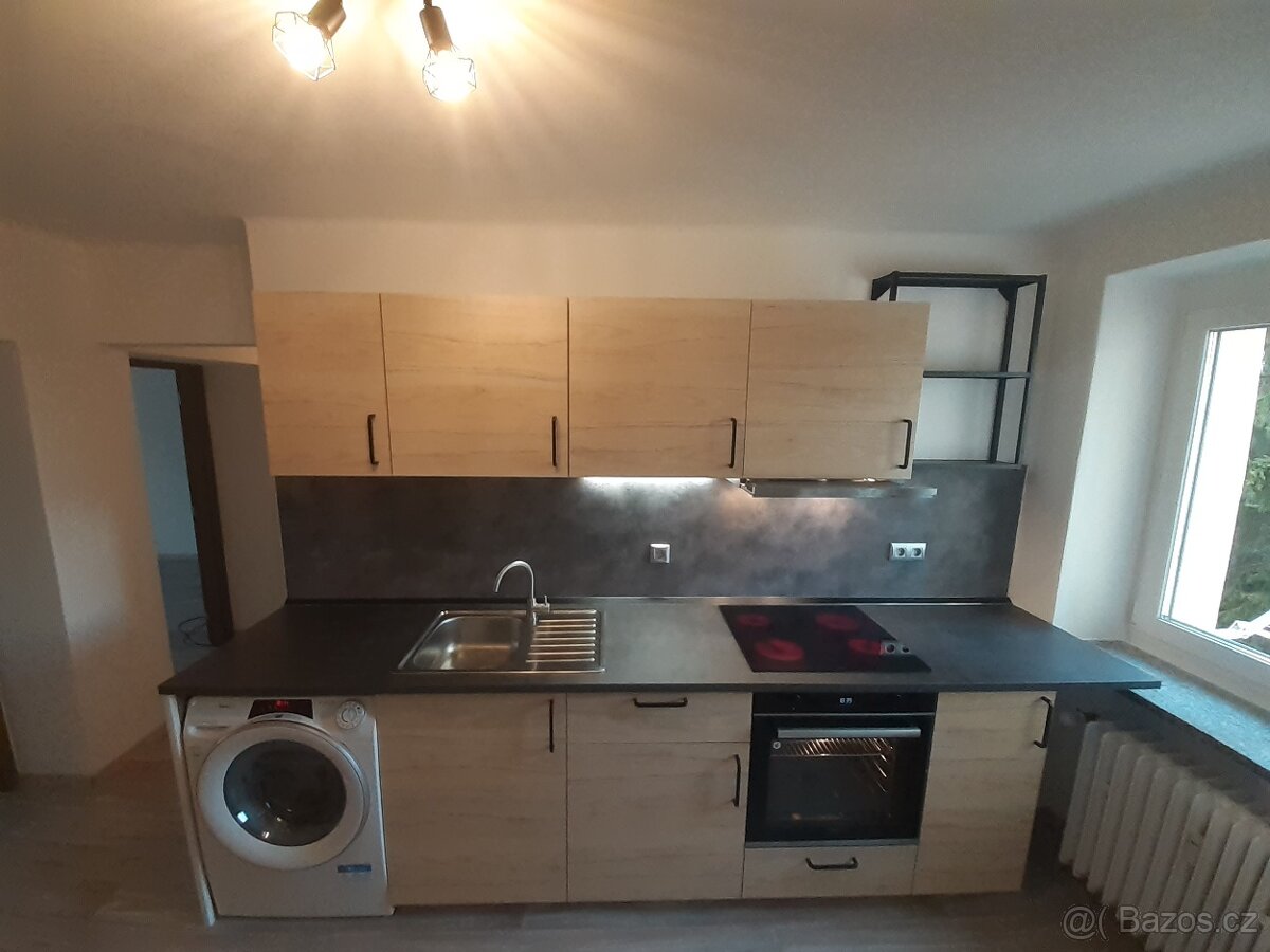 Pronájem bytu 3+1, 61 m², ul. Bratrská, Přerov, 1 - 2