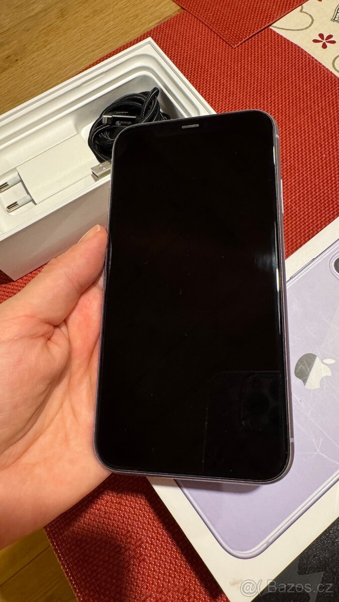 IPhone 11 64GB fialovy, top stav - 2