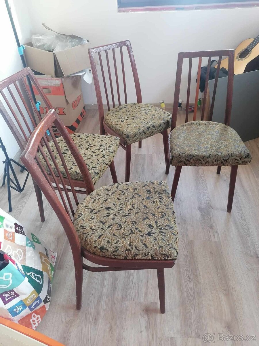 Rozkládací stůl + židle - 2