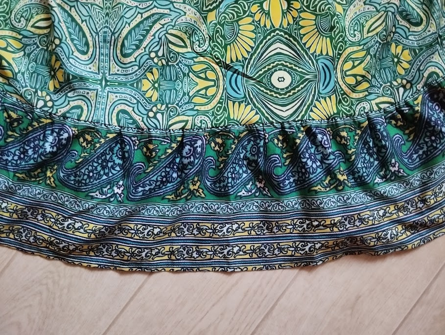 Šaty vel.L // EU 40/42 s ornamenty N.O.V.É. - 2