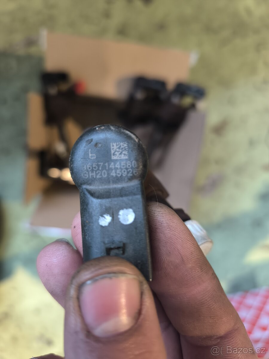 Vstřikovače Ford, PSA, 1483820 - 2