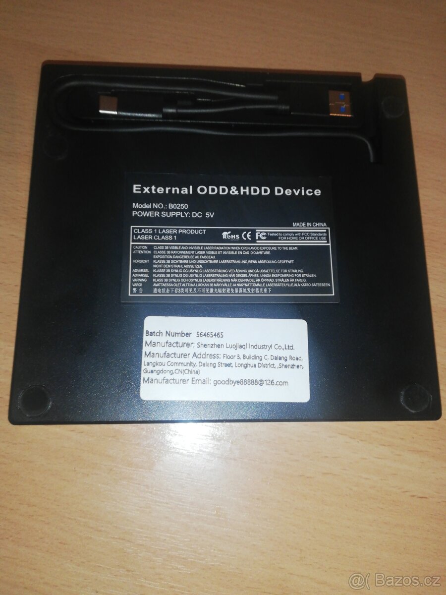 externí CD/DVD mechanika. - 2