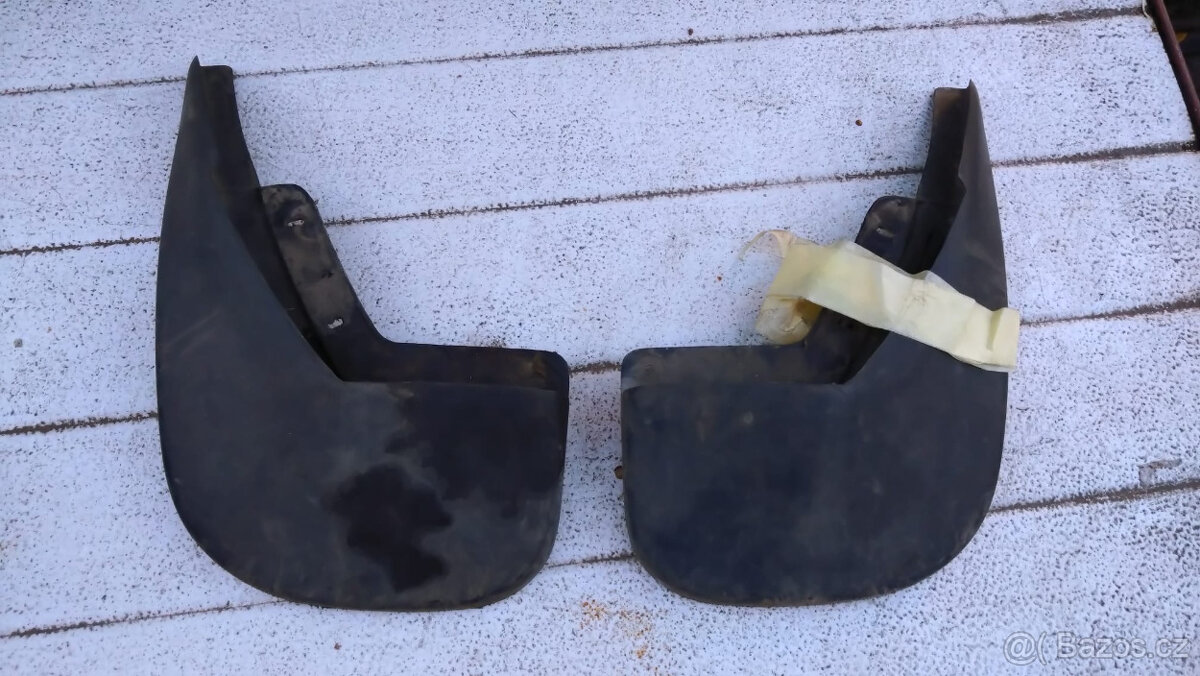 Ford Focus Mk1 zástěrky zadní 3dv/5dv - 2