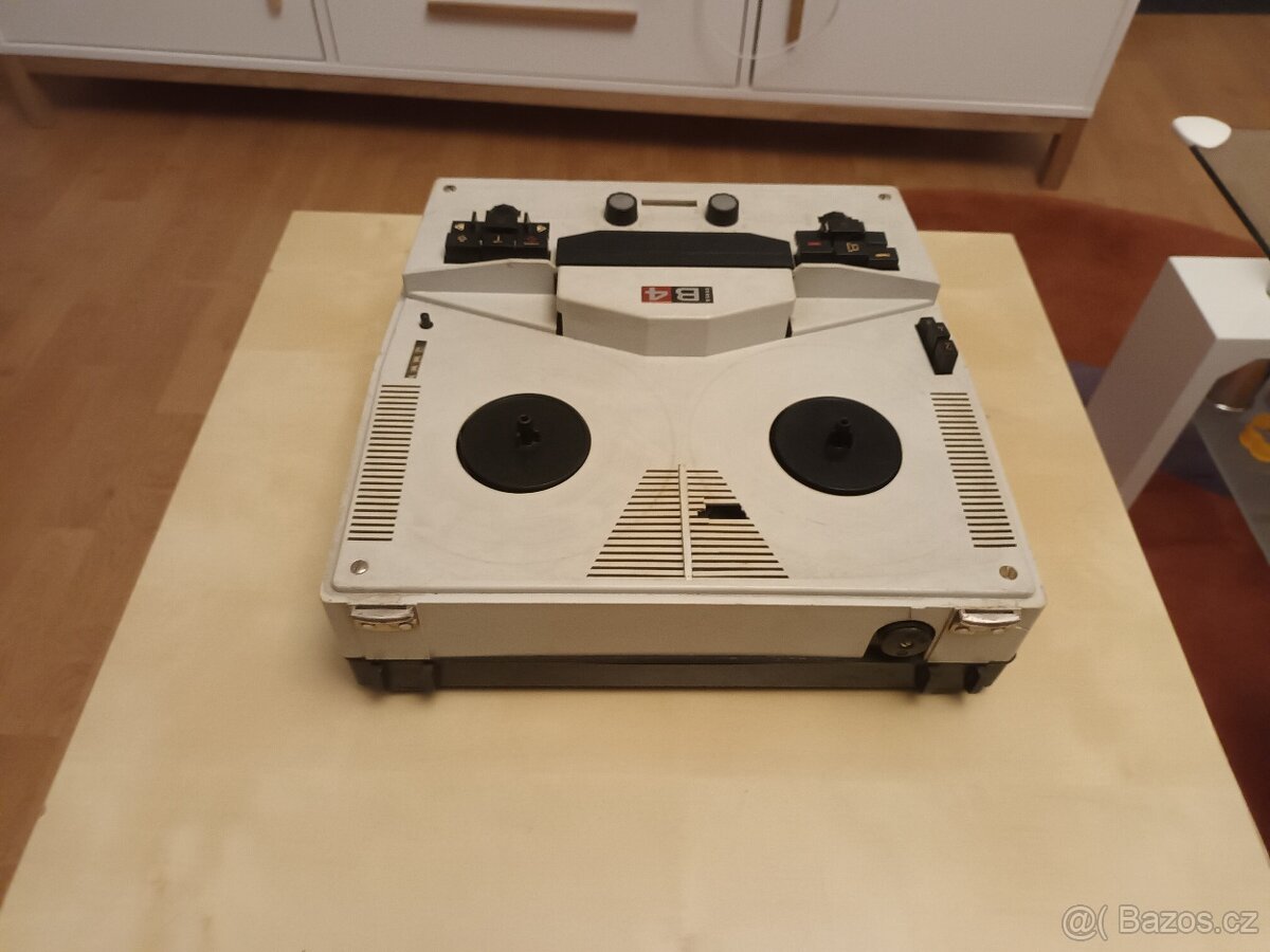 Magnetofon Tesla B4 - 2