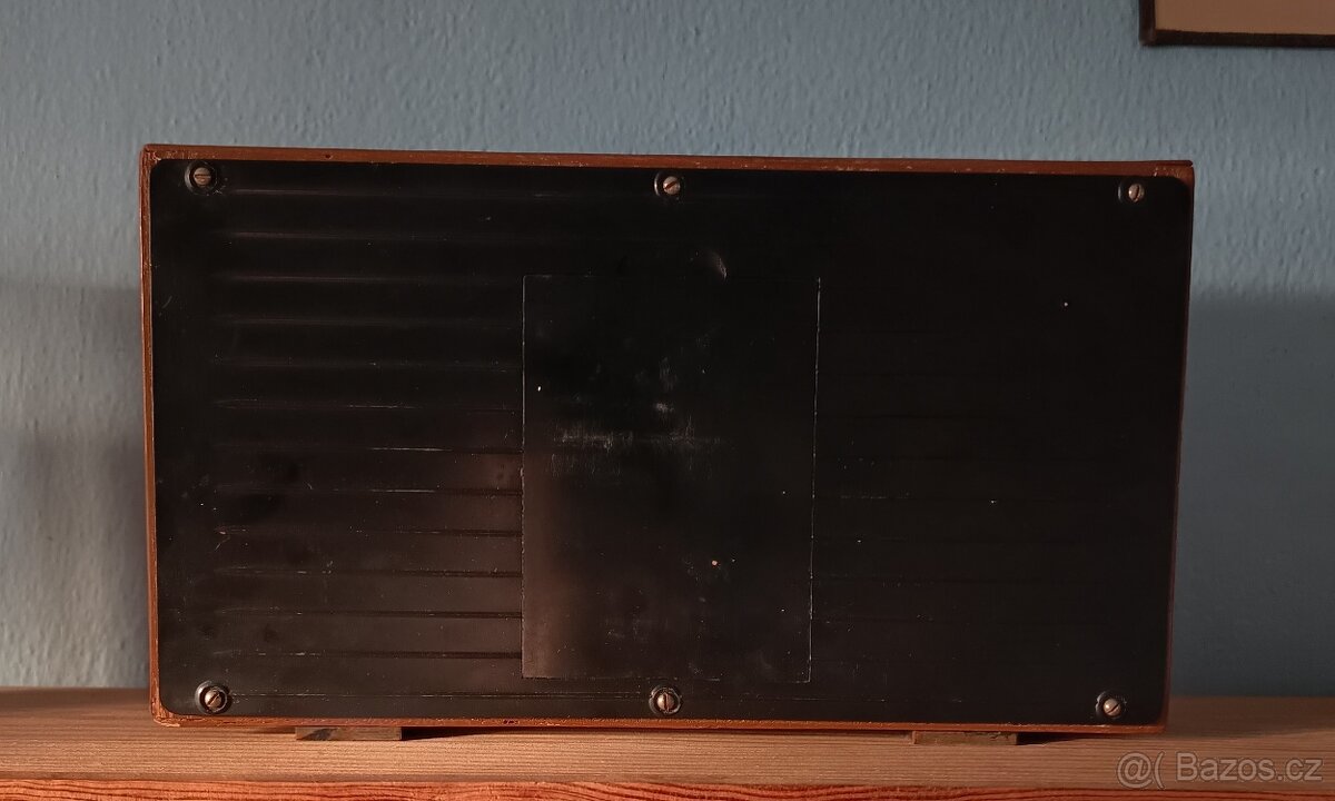 RETRO hodiny značky Jantar - 2