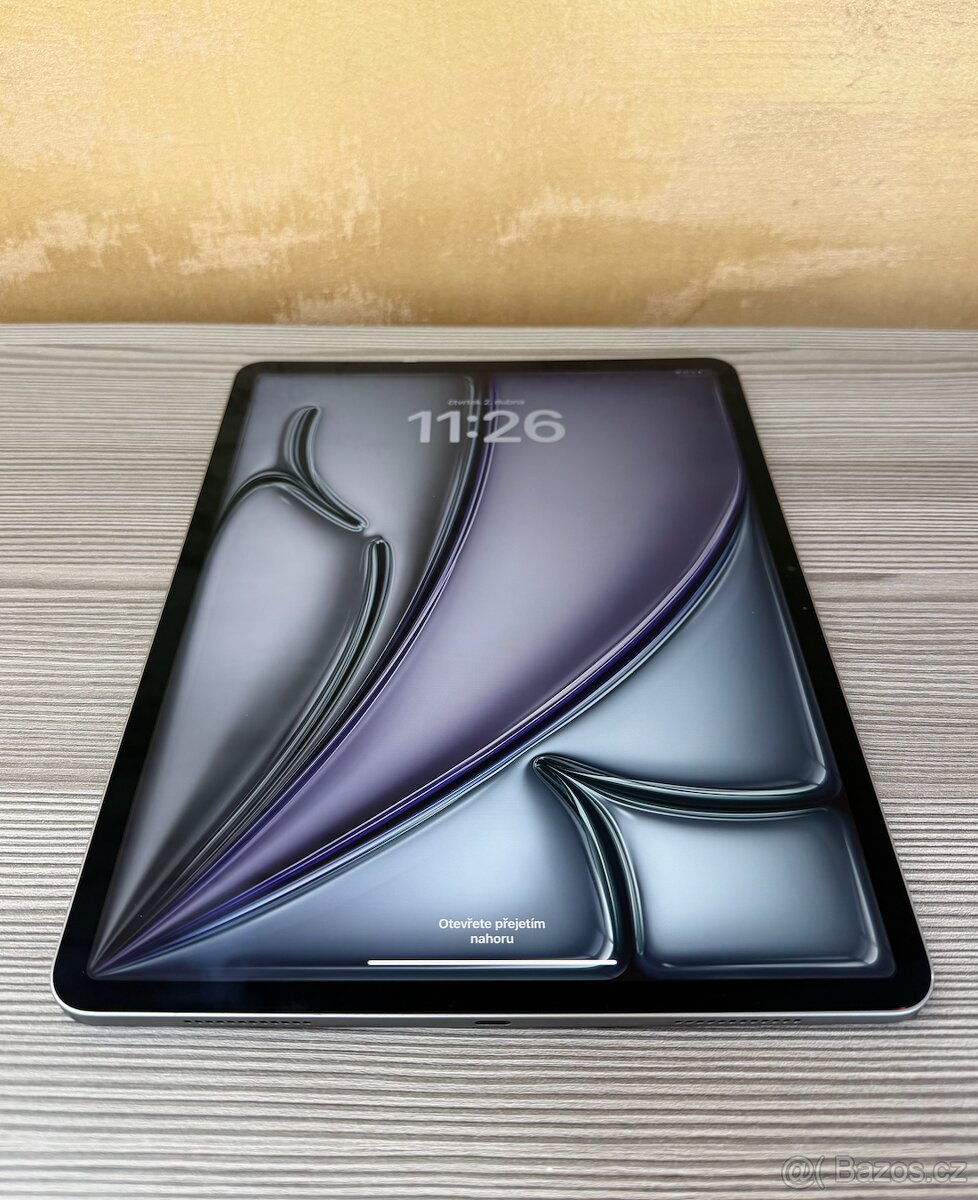 Apple iPad Air 13" 2024 M2 128GB Cellular šedý - 2