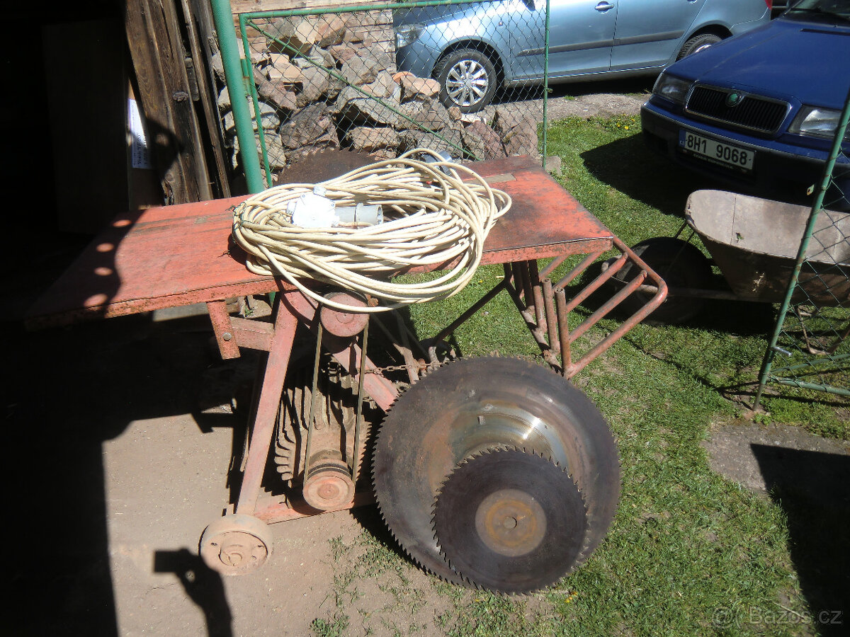 Starší cirkulárka. - 2