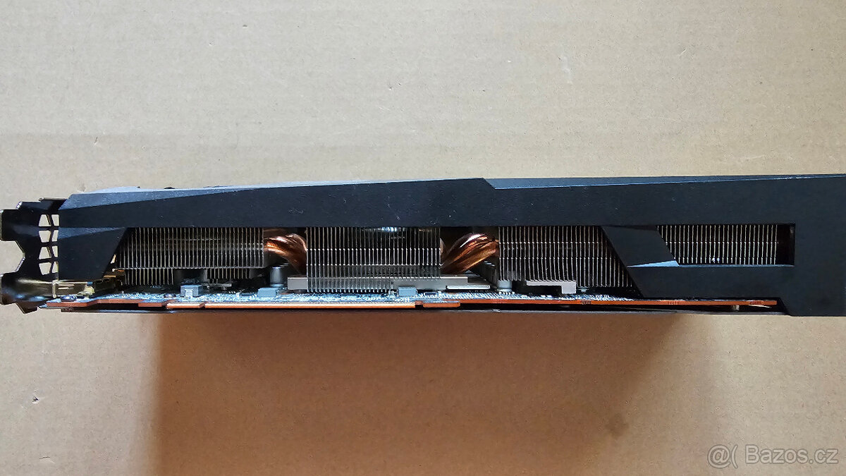 GIGABYTE Radeon RX 6700 XT GAMING OC 12G - 2