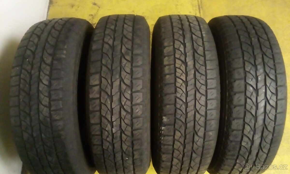 YOKOHAMA 215/70 R16 - 2