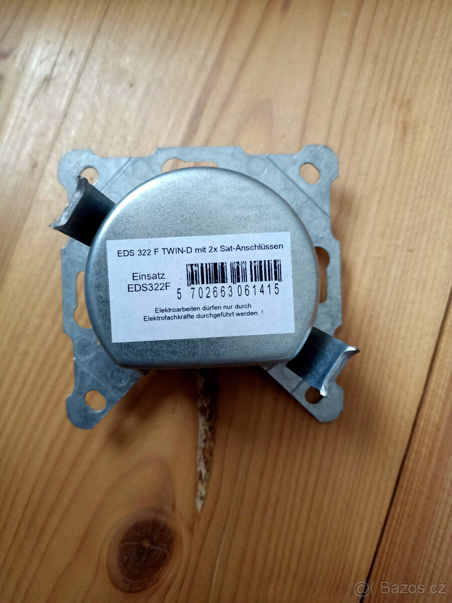 Antenní zásuvka Triax - 2