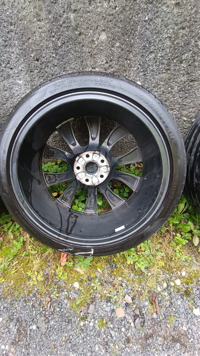 Originální 19" kola Škoda Octavia IV Manaslu + letní pneu - 2