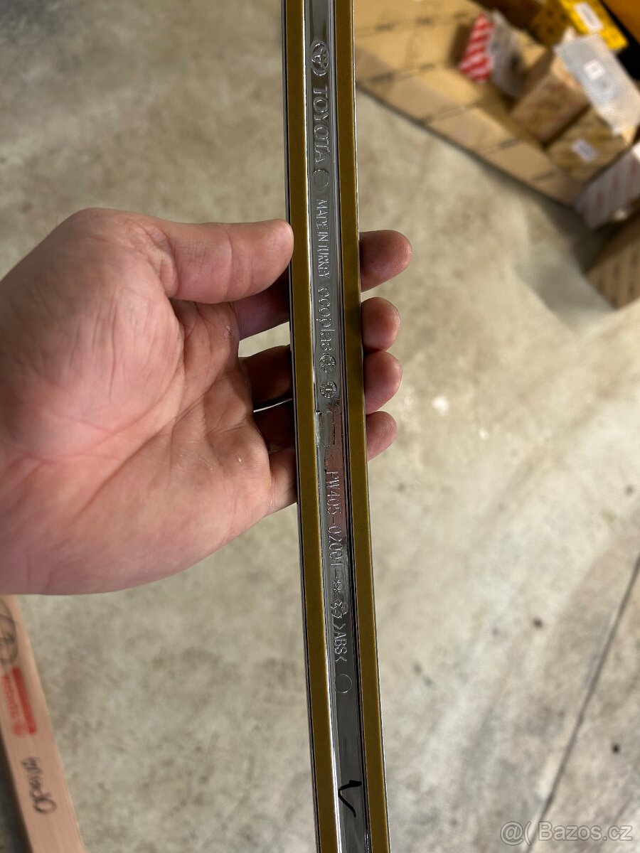 lišta toyota auris combi 2019 - 2