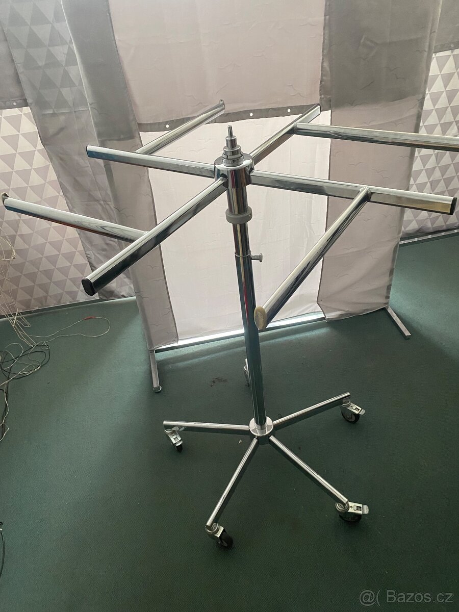 Profi stojany na oblečení - vybavení obchodu - 2