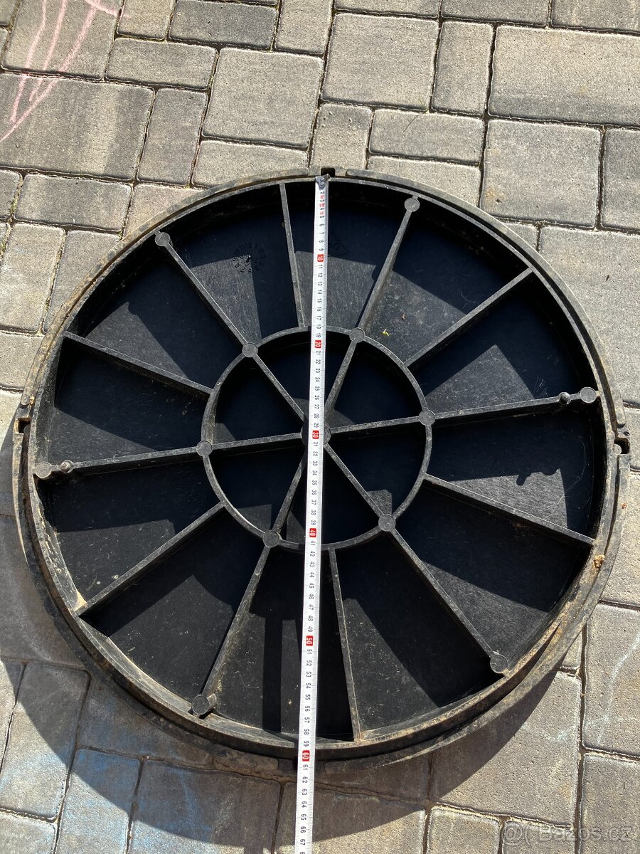 Víko retenční nádrže - 2