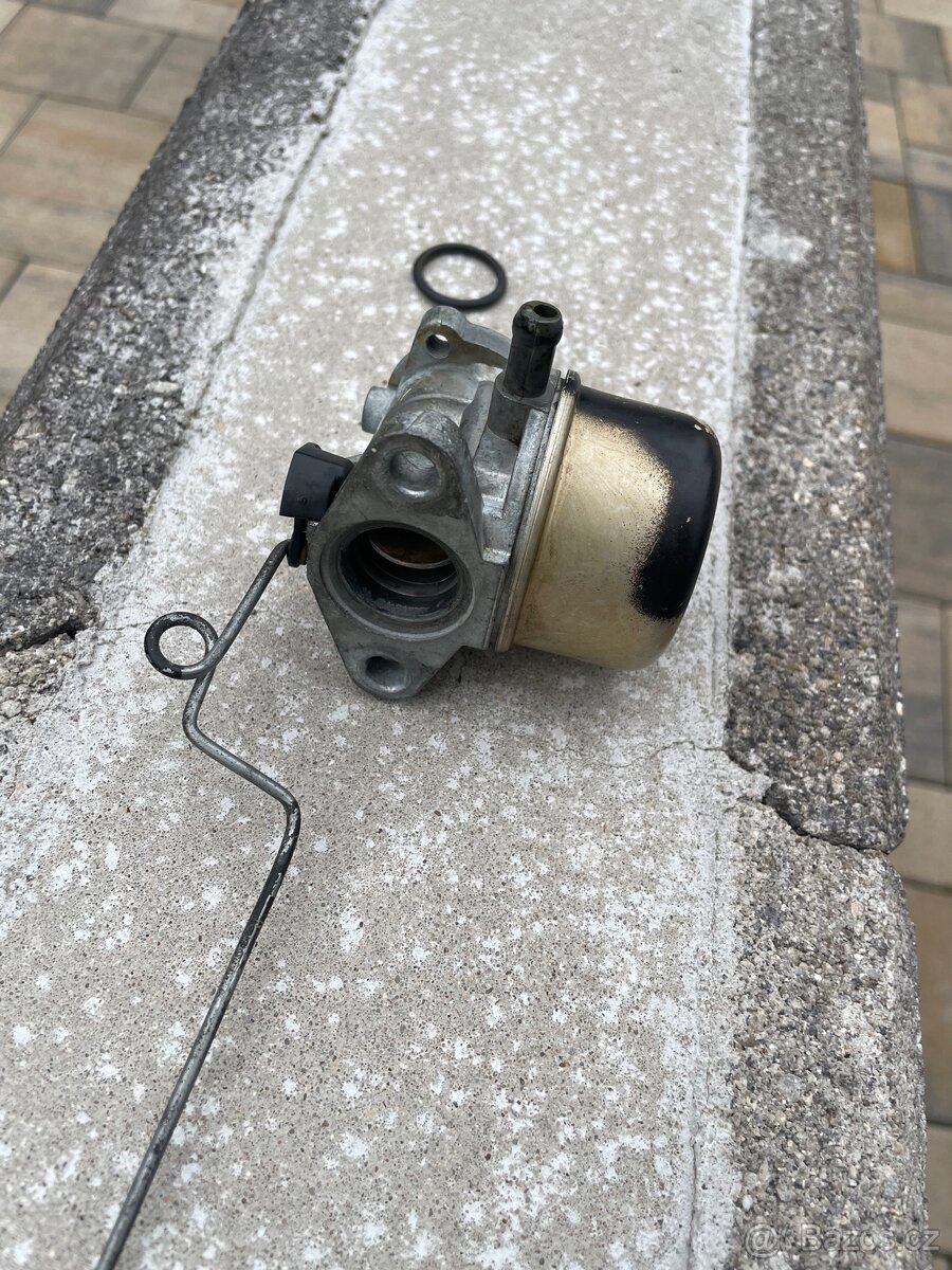 Karburátor briggs and stratton - 2