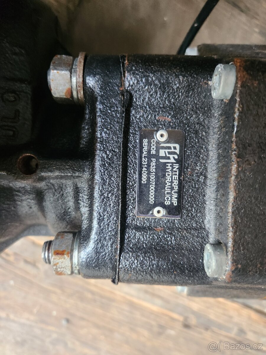 Hydraulické čerpadlo + pístnice - 2