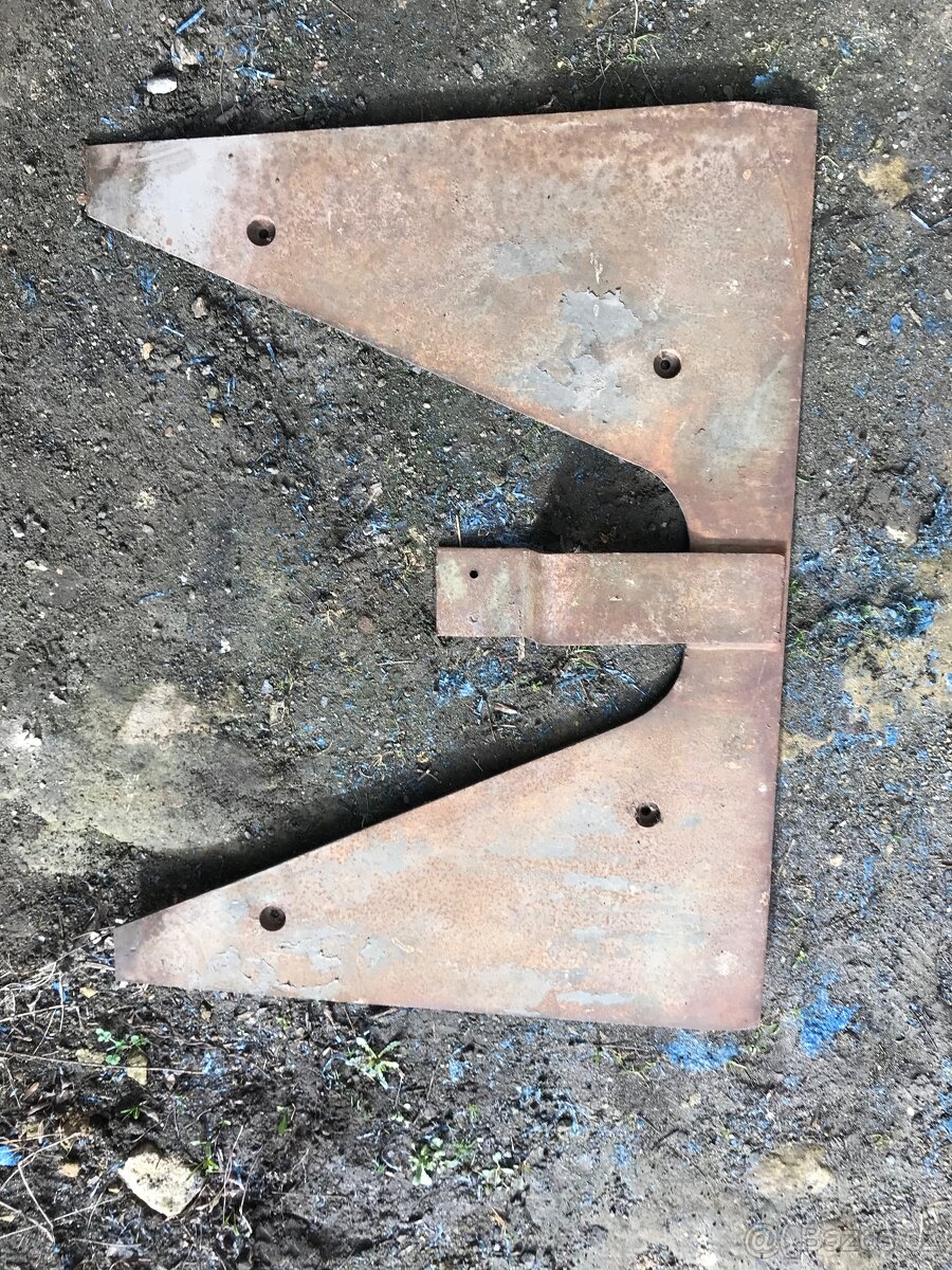 Spodní pancíř OT 810 - 2